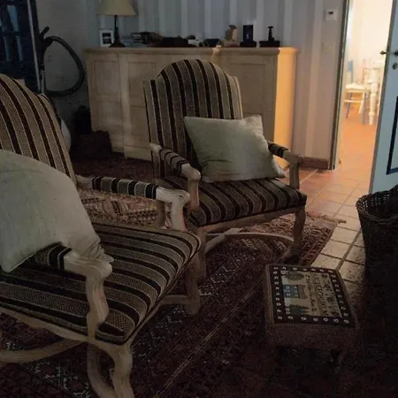 Holiday home Traumhaftes Reetdachhaus An Der Nordsee Schweiburg