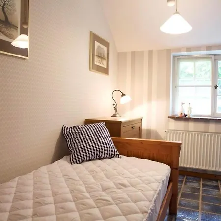 Holiday home Traumhaftes Reetdachhaus An Der Nordsee Schweiburg